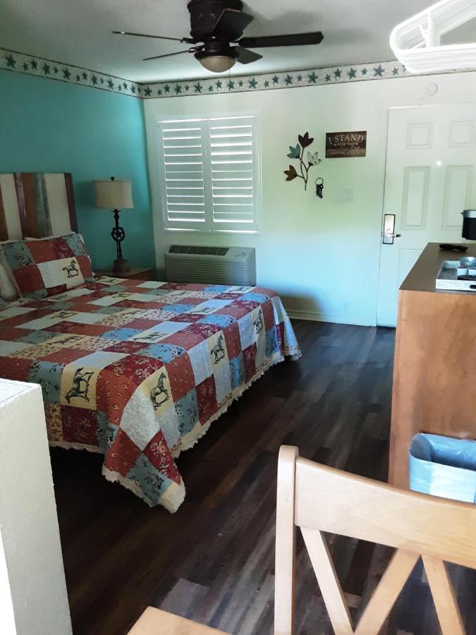 Horseshoe Riverside Lodge 峡谷湖 外观 照片